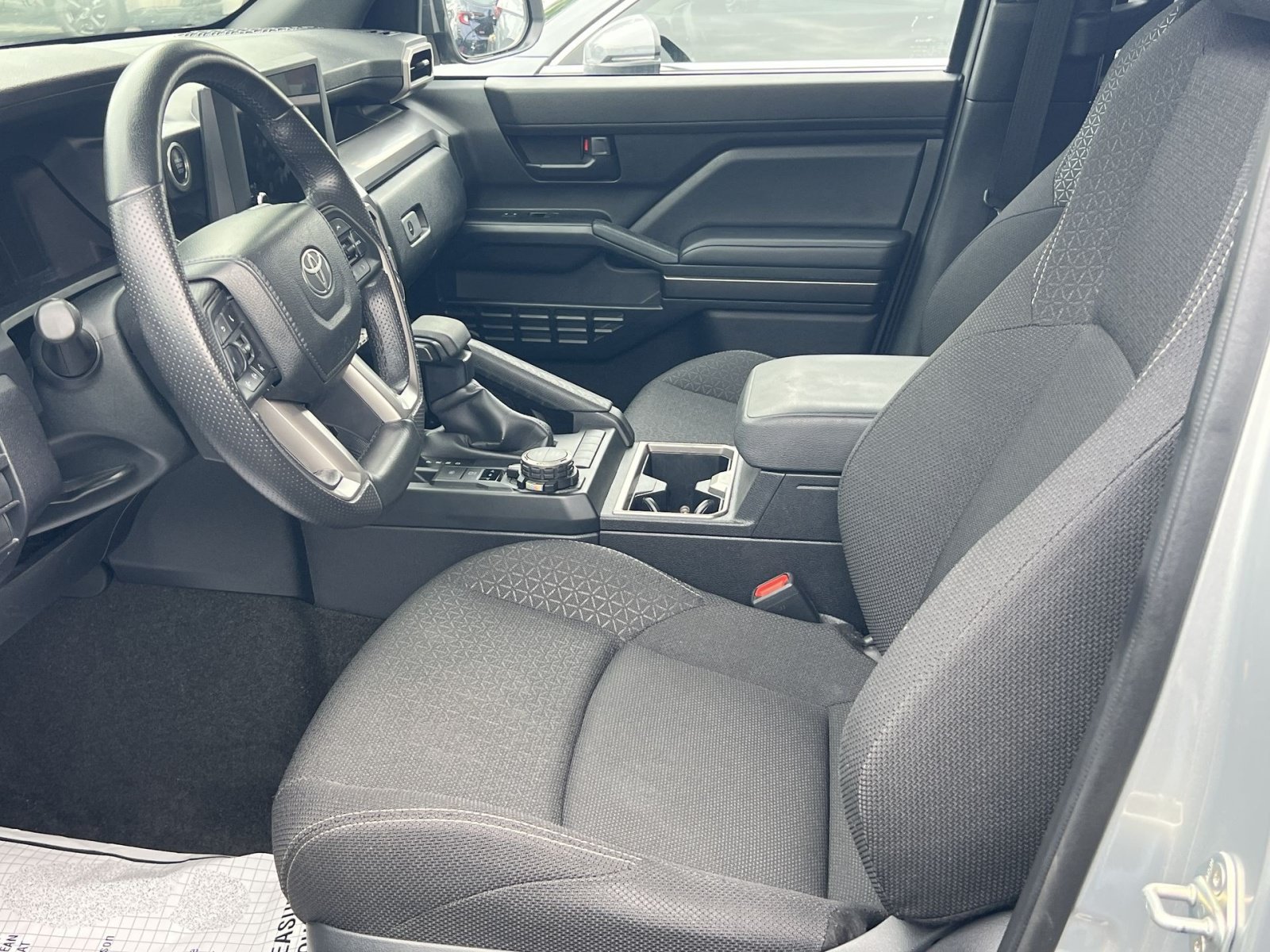 Used 2025 Toyota 4Runner SR5 AWD/4WD image 11