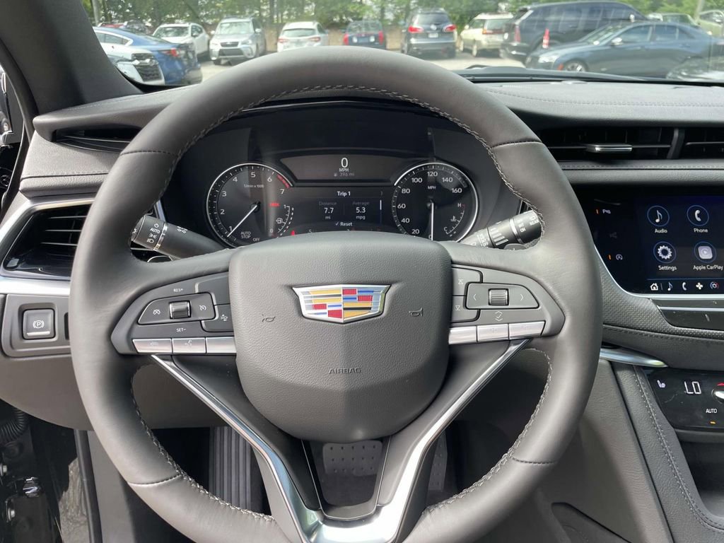 New 2025 Cadillac XT6 Luxury image 25