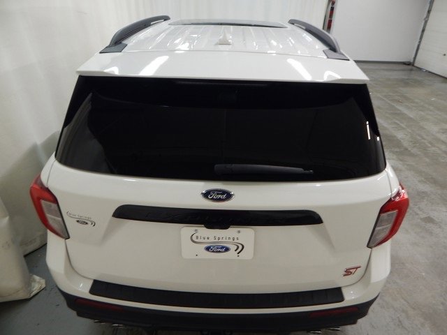 Used 2023 Ford Explorer ST w/ Equipment Group 401A image 4