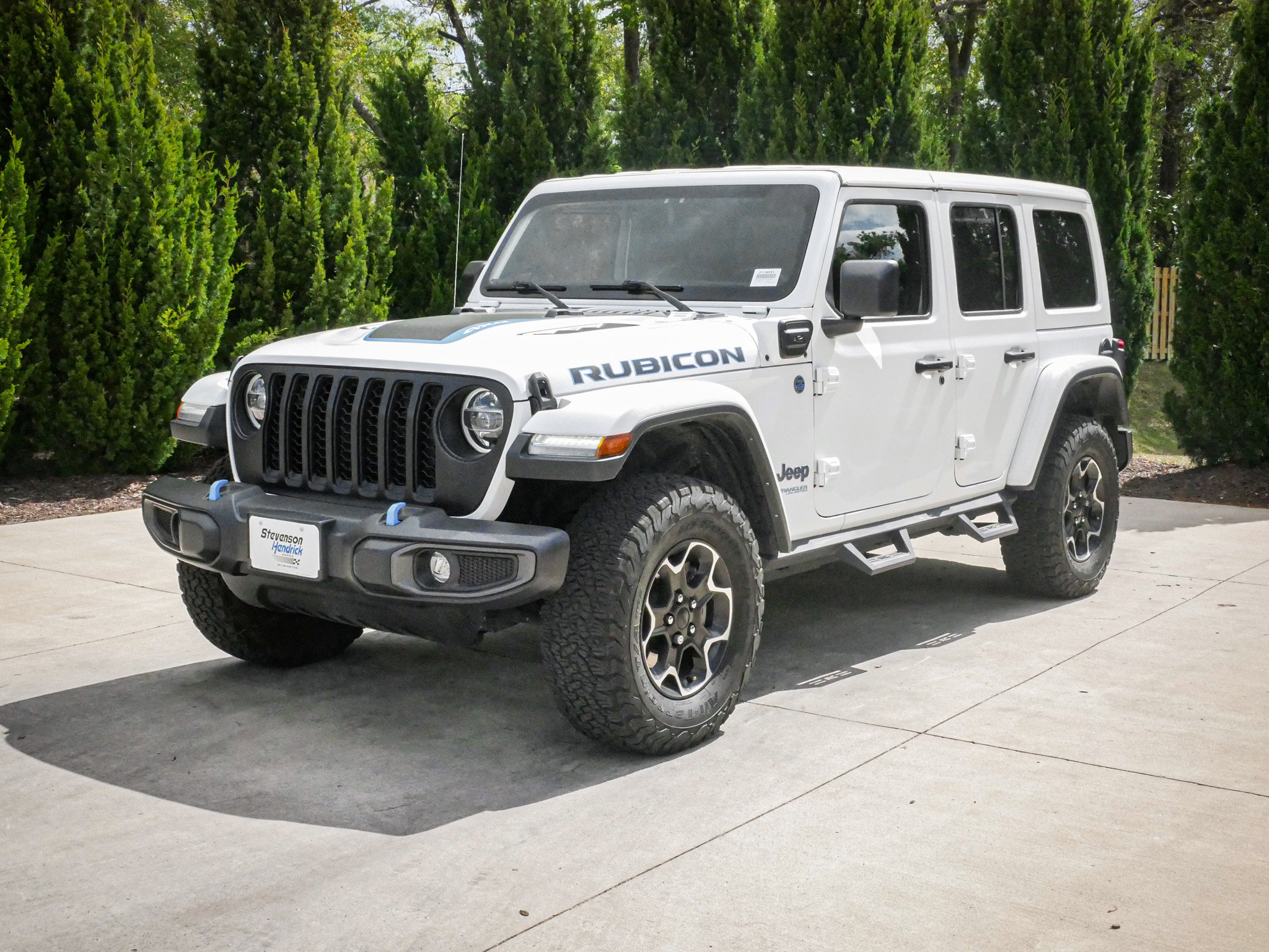 Used 2022 Jeep Wrangler Unlimited Rubicon 4xe w/ Cold Weather Group AWD/4WD image 5
