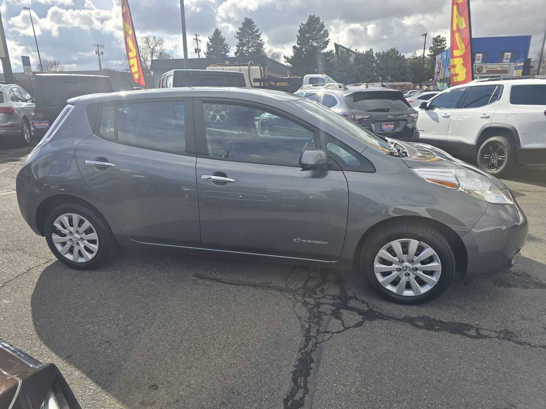 Used 2017 Nissan Leaf S image 8