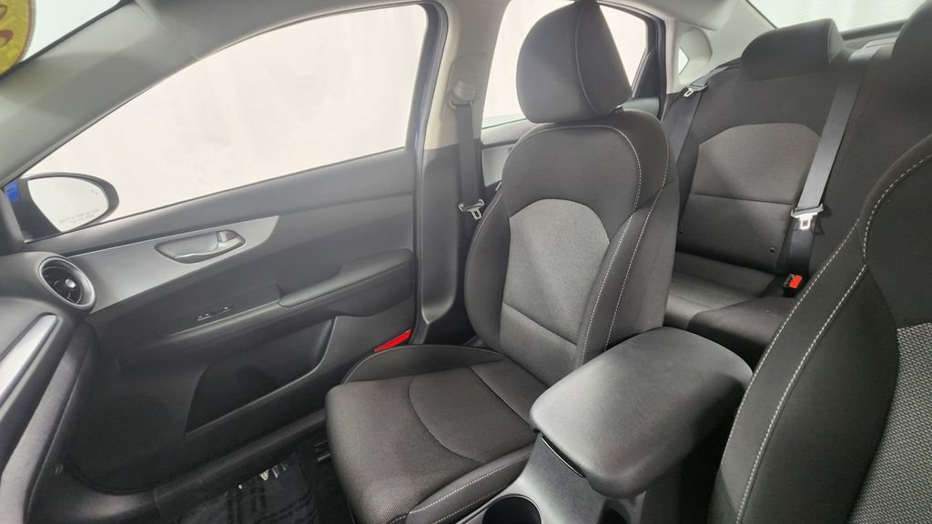 Used 2023 Kia Forte LXS w/ LXS Technology Package FWD image 13