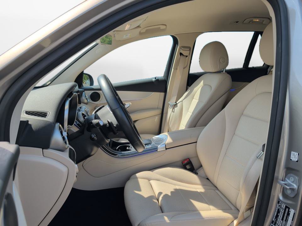 Used 2020 Mercedes-Benz GLC 300 4MATIC image 11