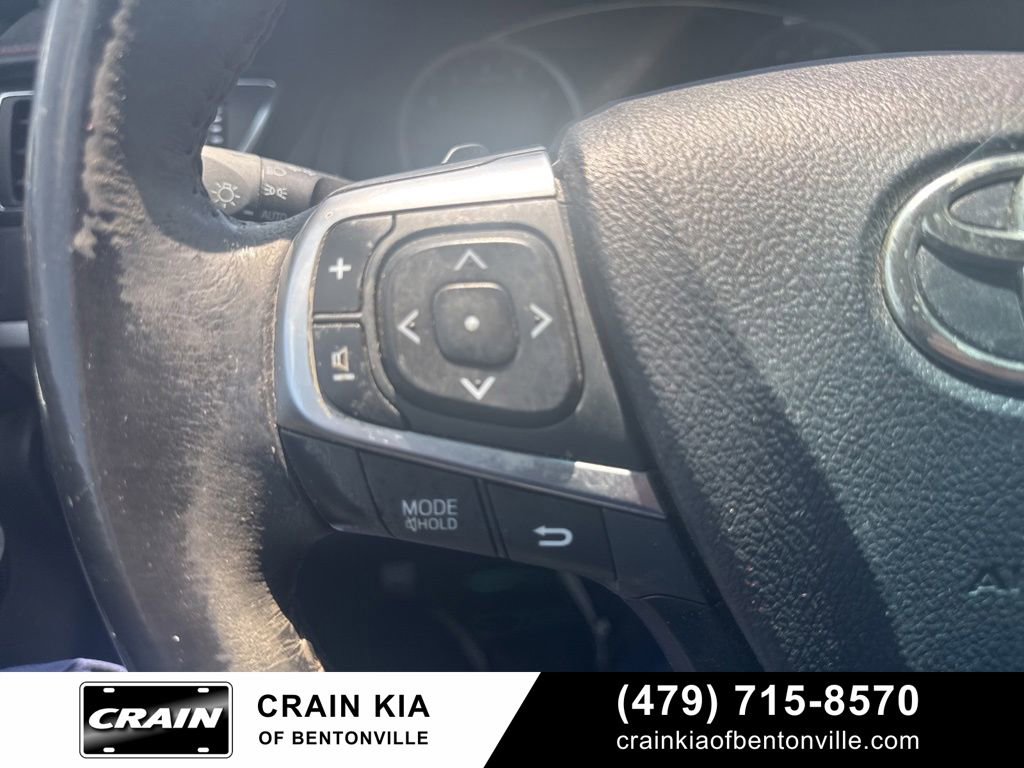 Used 2017 Toyota Camry SE FWD image 14