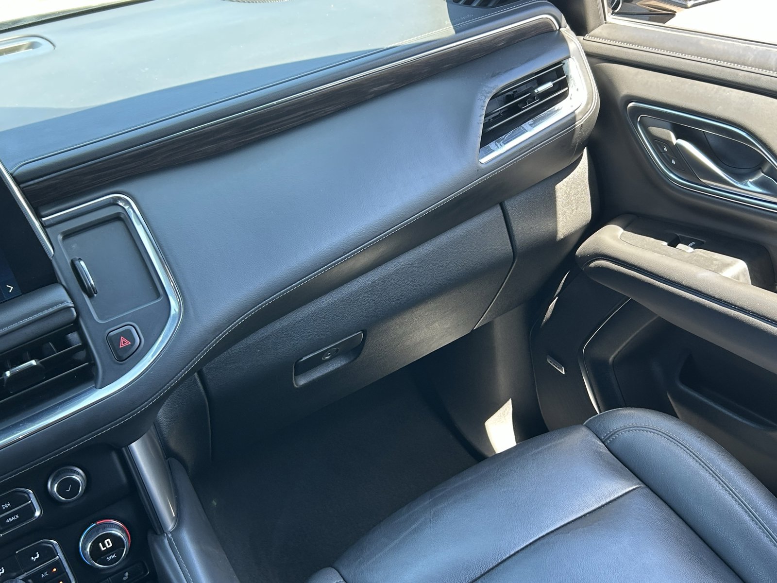 Certified 2024 Chevrolet Suburban LT image 19