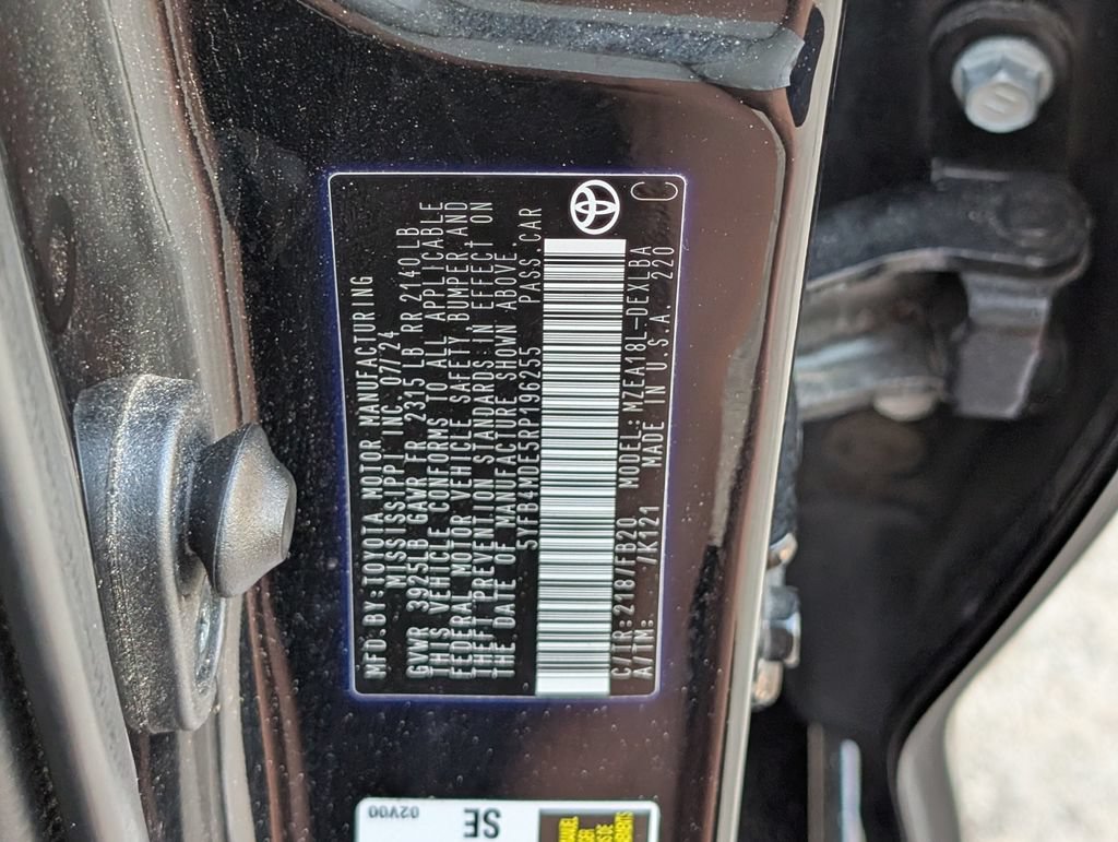 Used 2024 Toyota Corolla LE FWD image 32