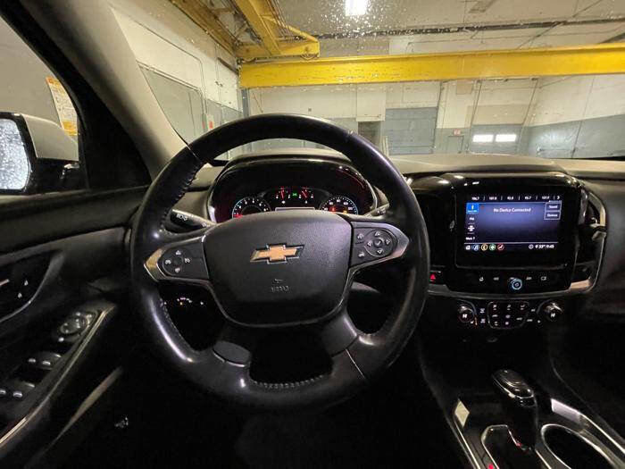 Used 2020 Chevrolet Traverse LT image 33