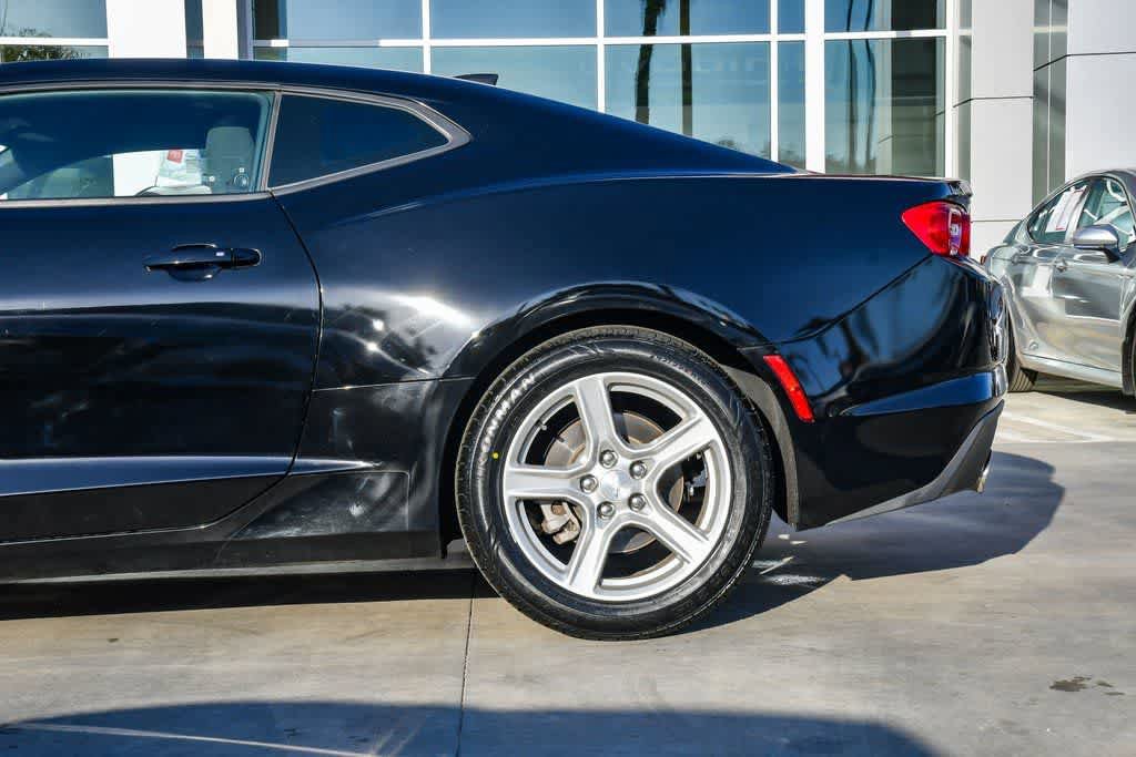 Used 2021 Chevrolet Camaro LT RWD image 11