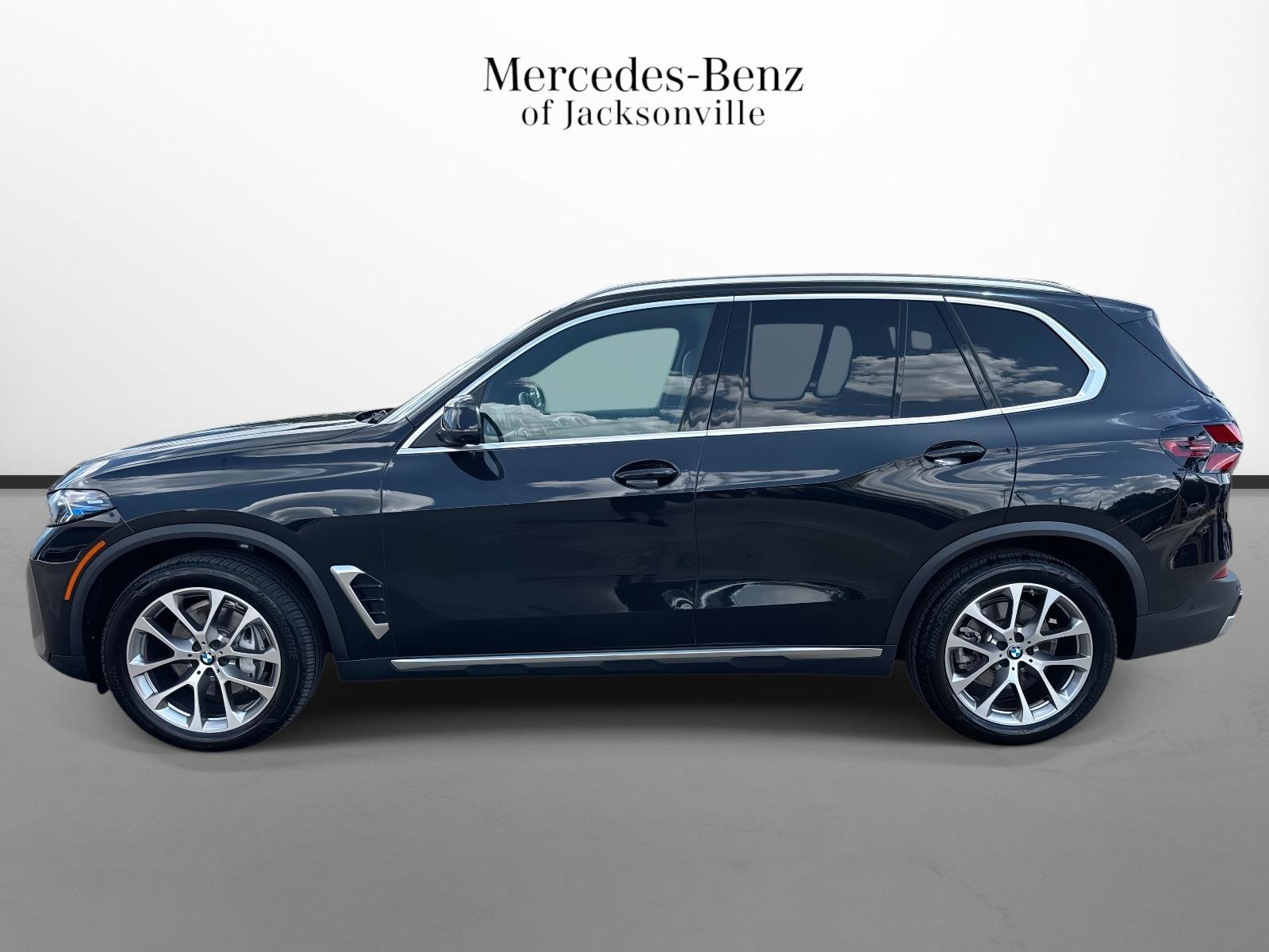 Used 2025 BMW X5 xDrive40i w/ Premium Package AWD/4WD image 6