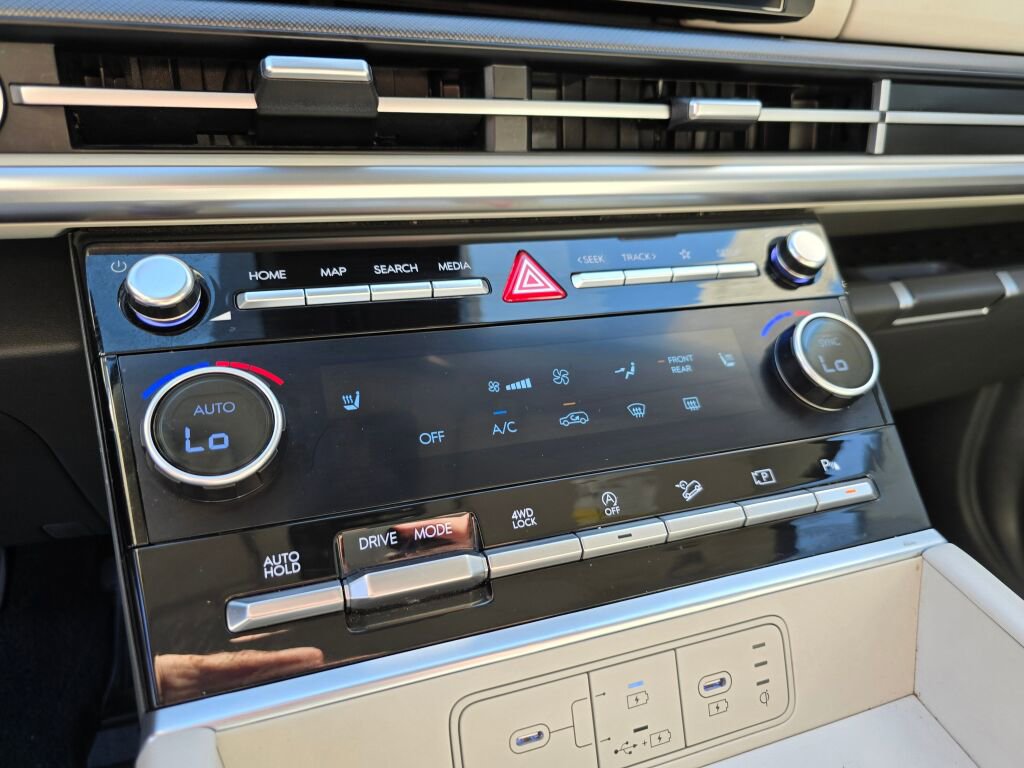 Used 2025 Hyundai Santa Fe SEL image 24