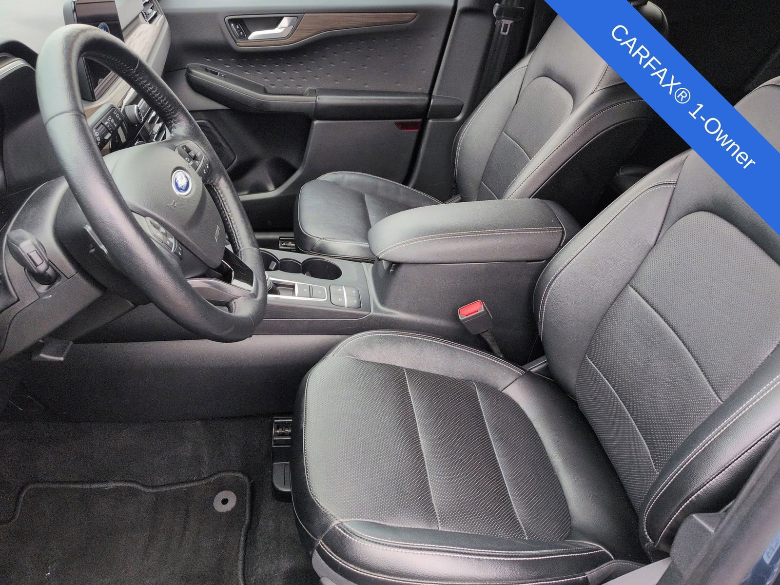 Used 2020 Ford Escape Titanium image 18