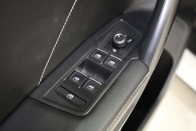 Used 2023 Volkswagen Tiguan SE R-Line image 18