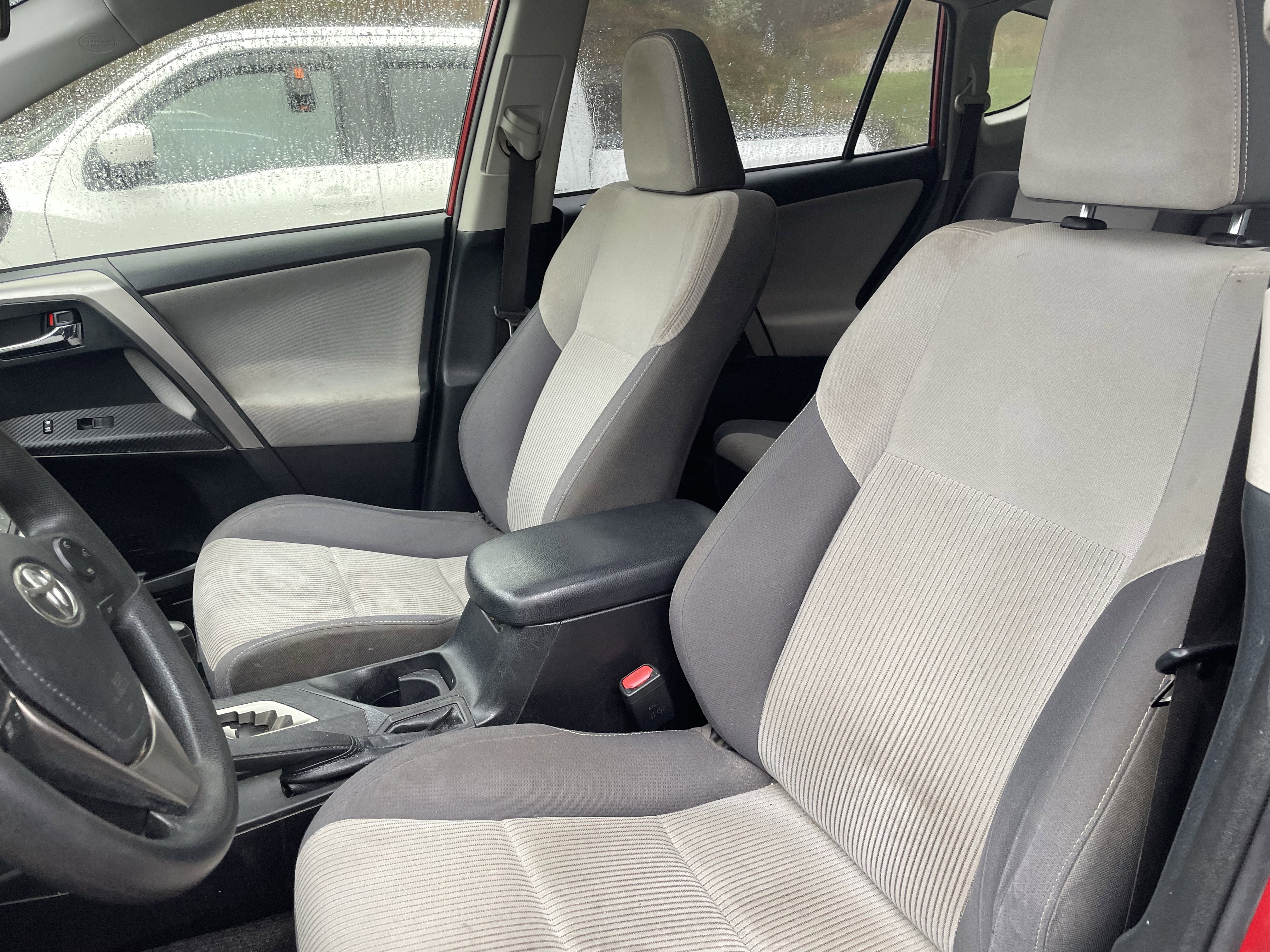 Used 2015 Toyota RAV4 XLE image 10