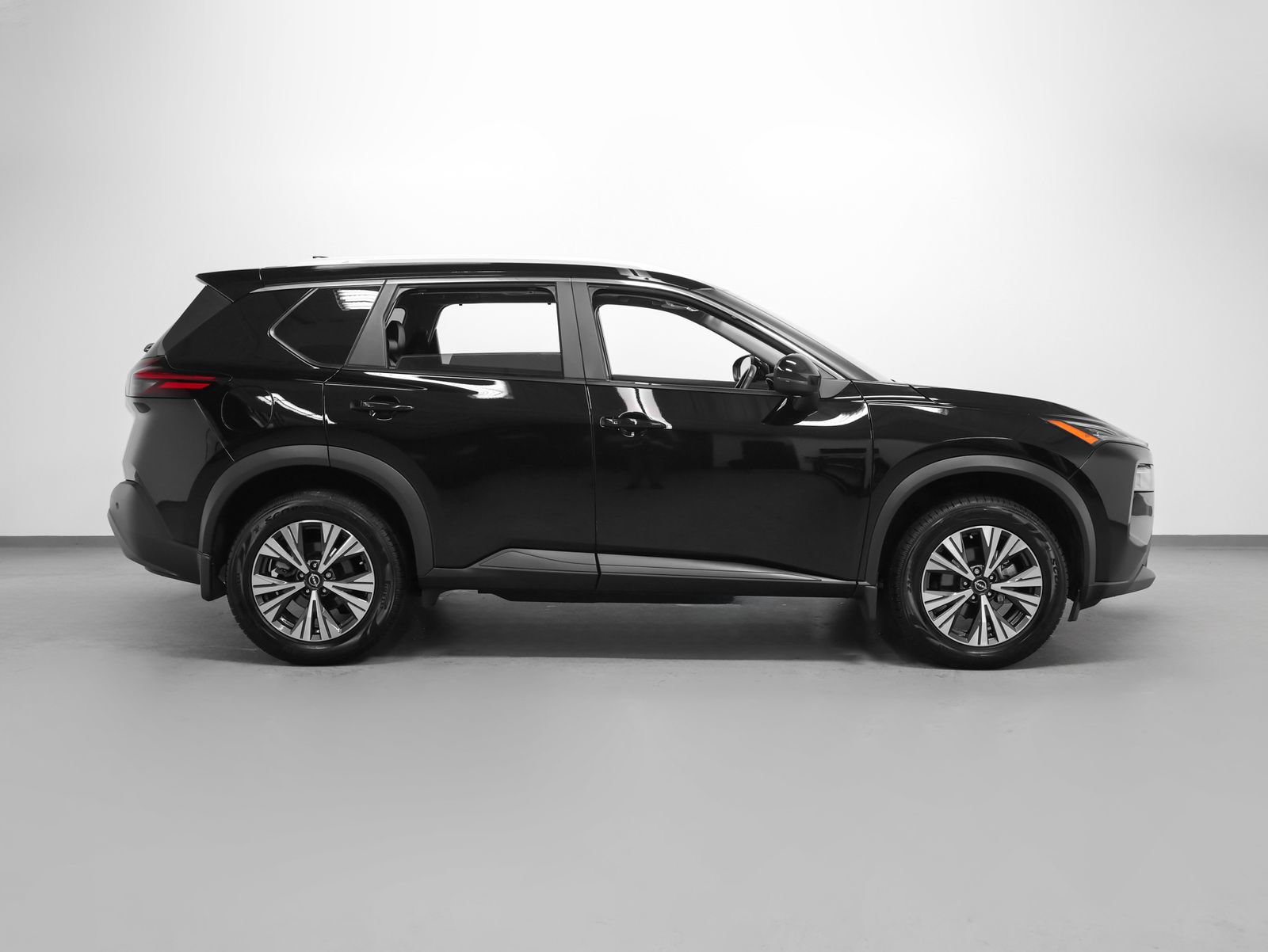 Used 2022 Nissan Rogue SV w/ SV Premium Package image 13