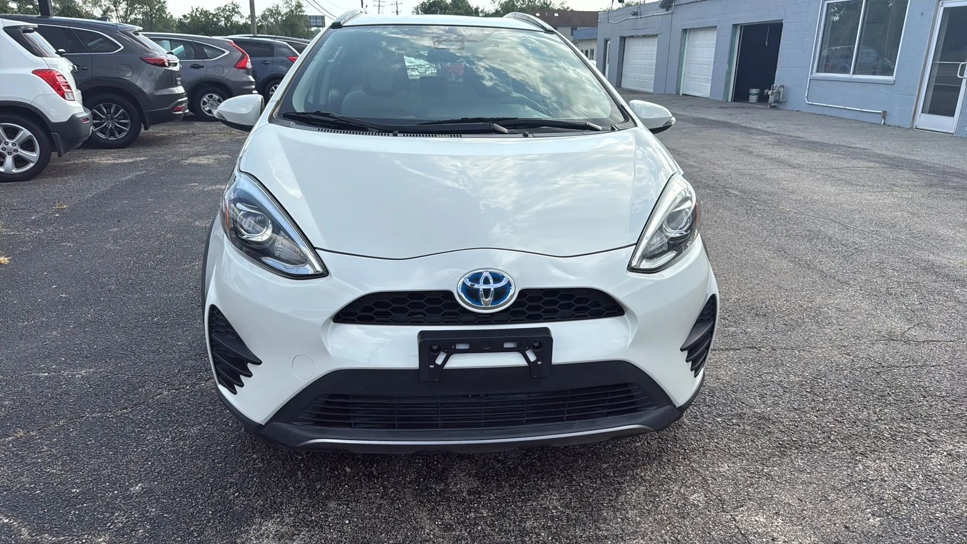 Used 2018 Toyota Prius C One image 8