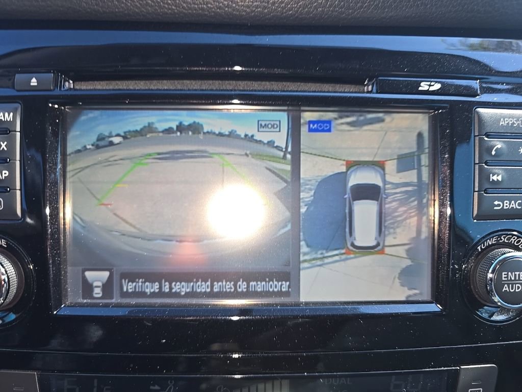 Used 2016 Nissan Rogue SV w/ SV Premium Package image 18