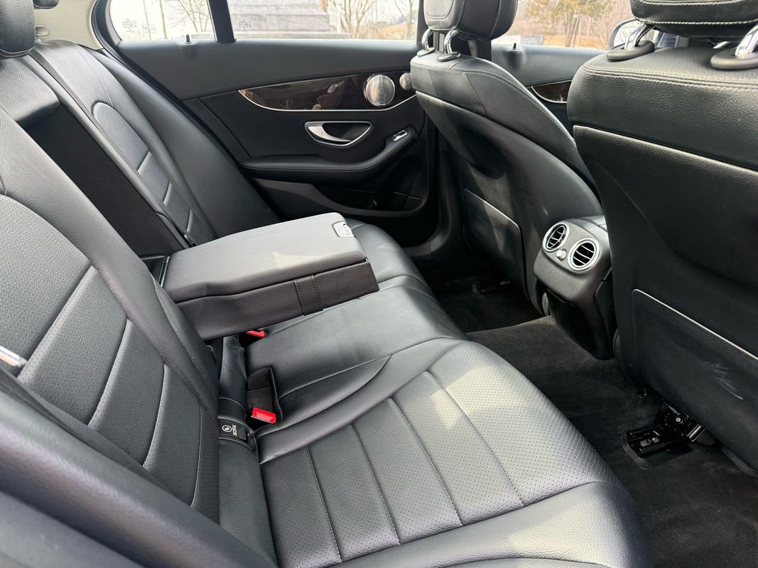 Used 2017 Mercedes-Benz C 300 4MATIC Sedan image 37