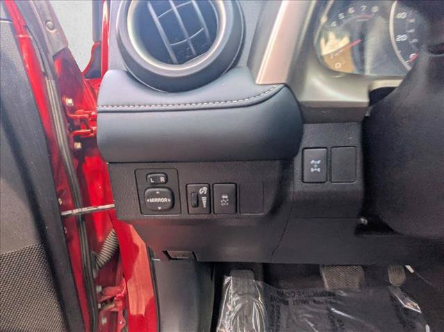 Used 2014 Toyota RAV4 XLE AWD/4WD image 20