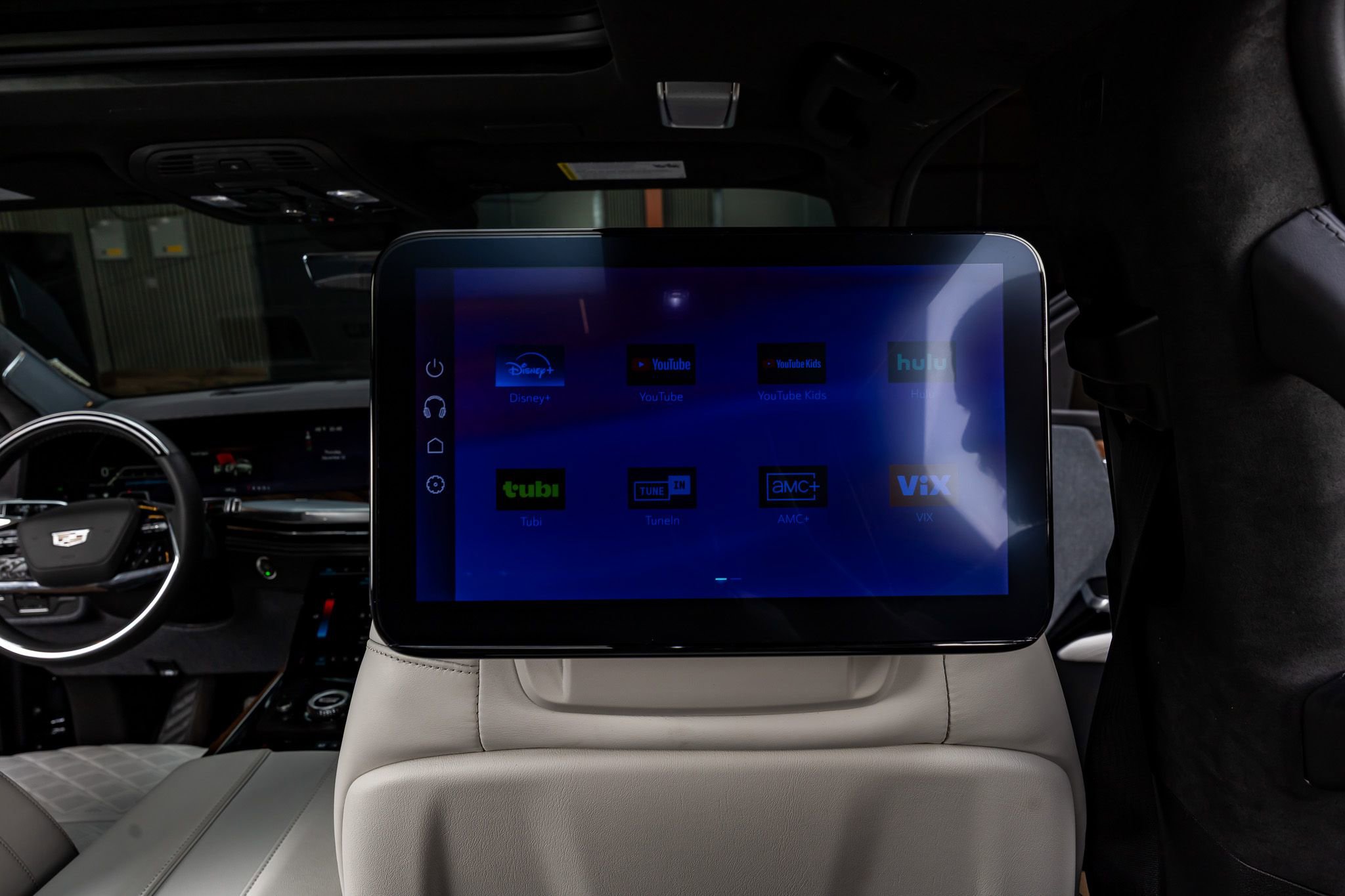 Used 2026 Cadillac Escalade Platinum Sport w/ LPO, ONYX Package image 33