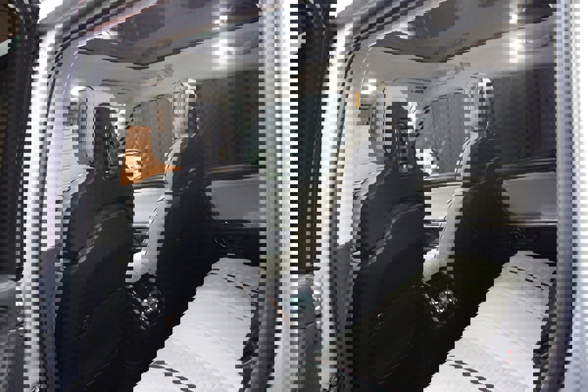 Used 2023 Rivian R1T Adventure image 16