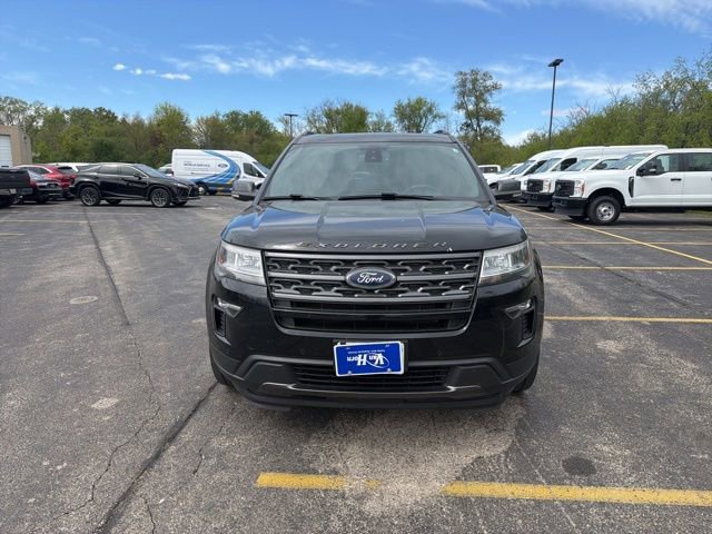 Used 2018 Ford Explorer XLT w/ XLT Appearance Package AWD/4WD image 2