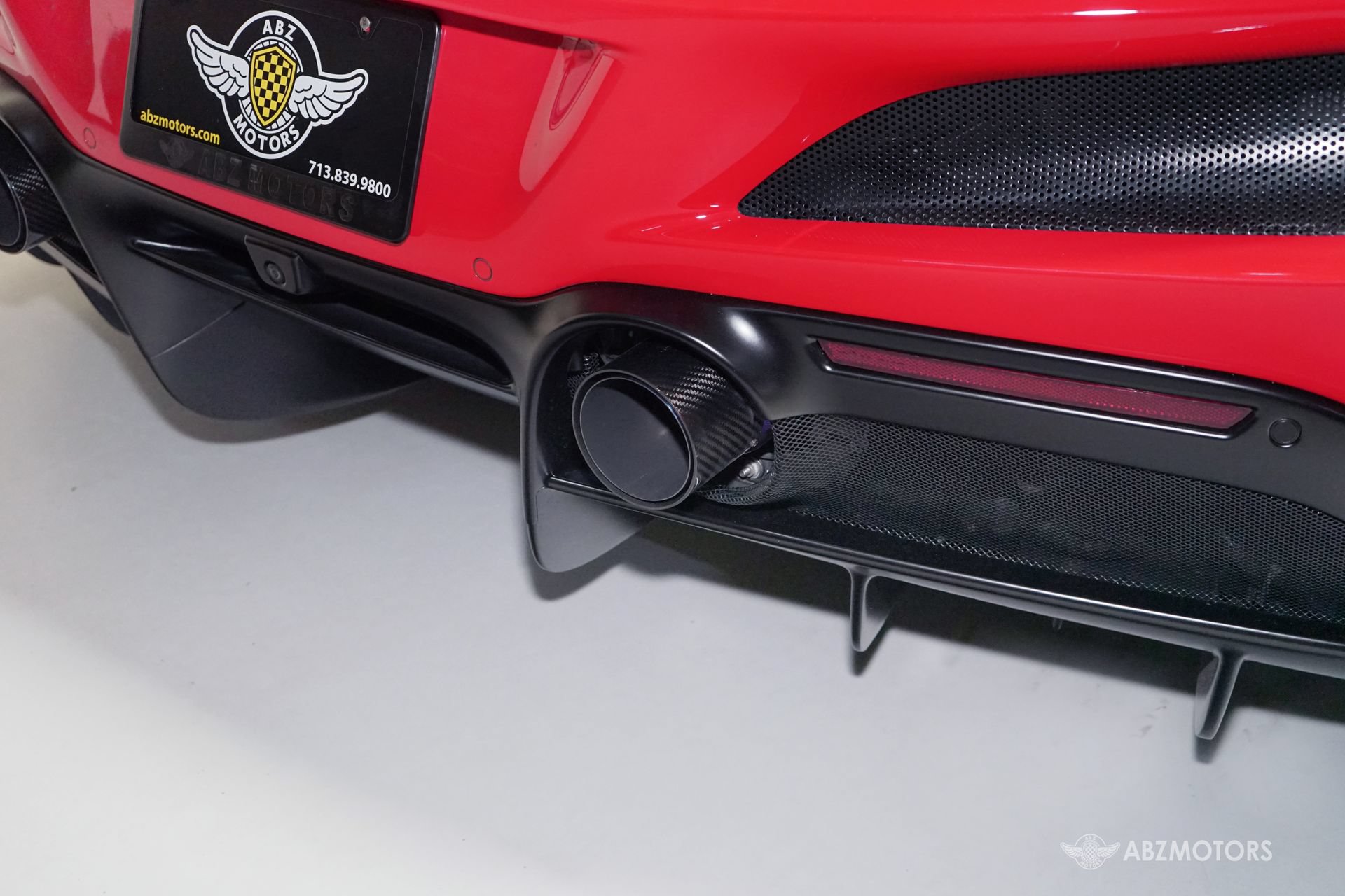 Used 2021 Ferrari F8 Tributo RWD image 9