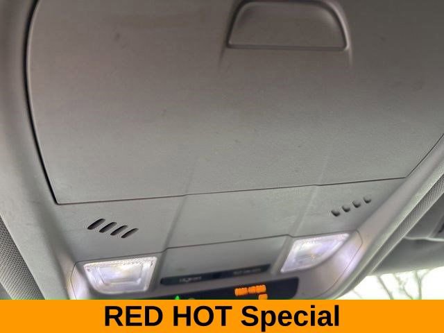 Used 2019 GMC Terrain SLE w/ Driver Convenience Package image 29