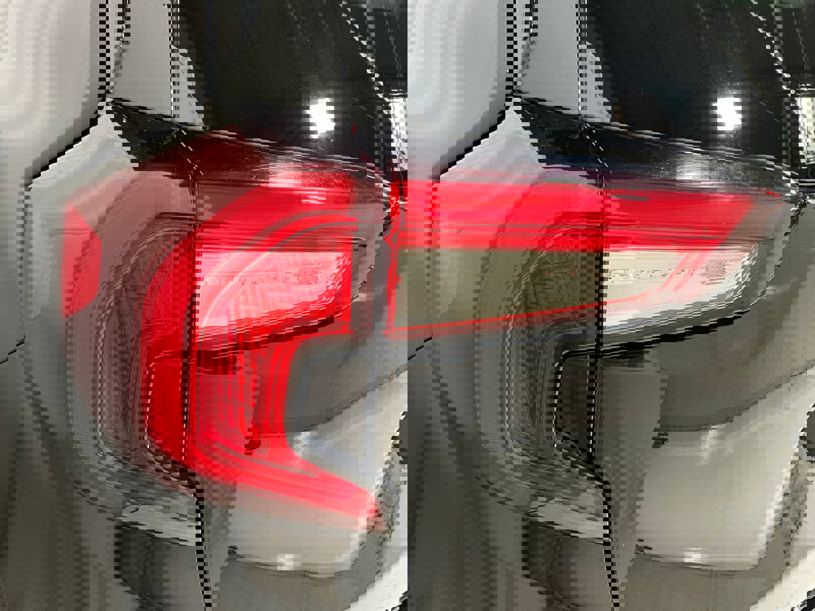 Used 2024 GMC Terrain SLT image 26