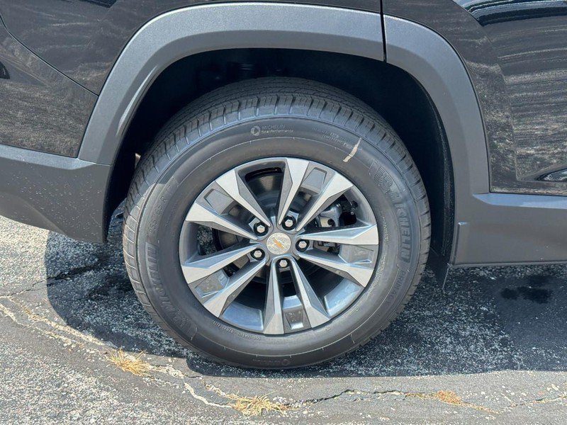 New 2027 Chevrolet Equinox LT w/ LPO, Floor Liner Package AWD/4WD image 4