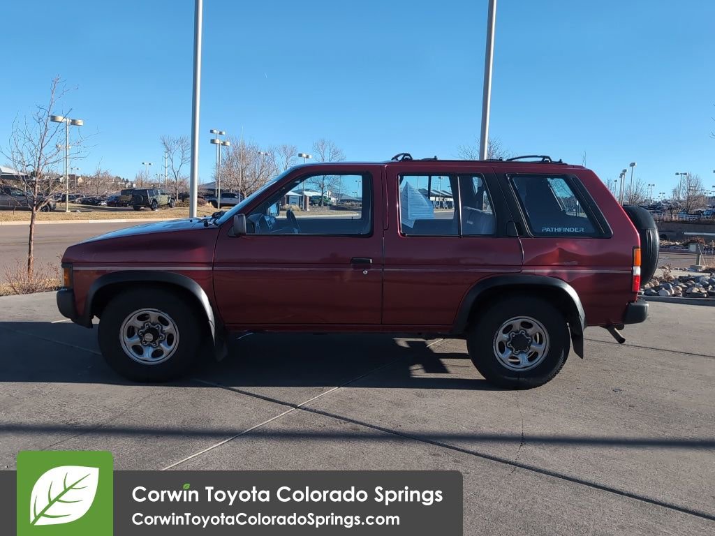 Used 1995 Nissan Pathfinder LE image 4
