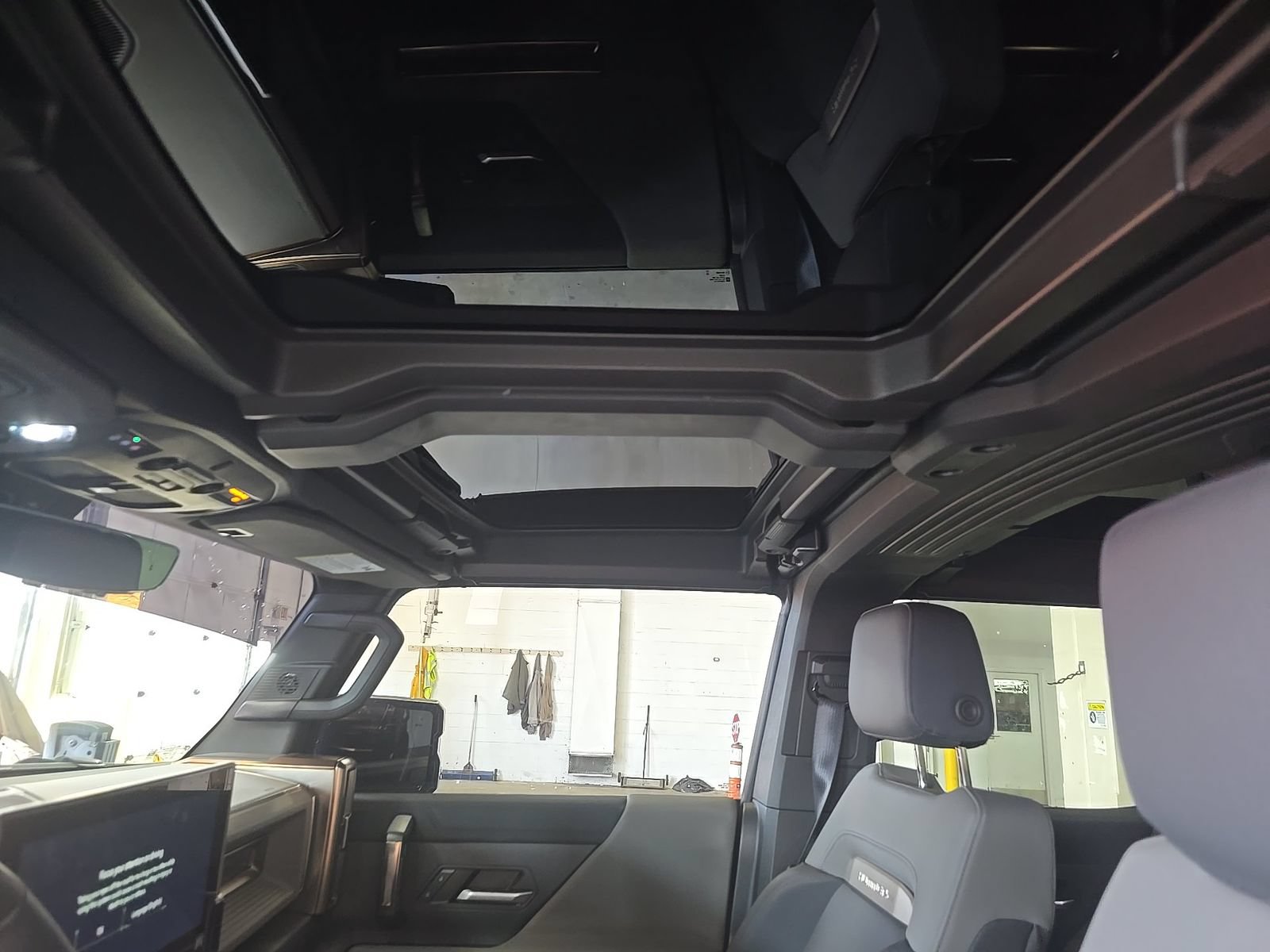 Used 2024 GMC Hummer EV 3X w/ LPO, Illumination Package AWD/4WD image 6