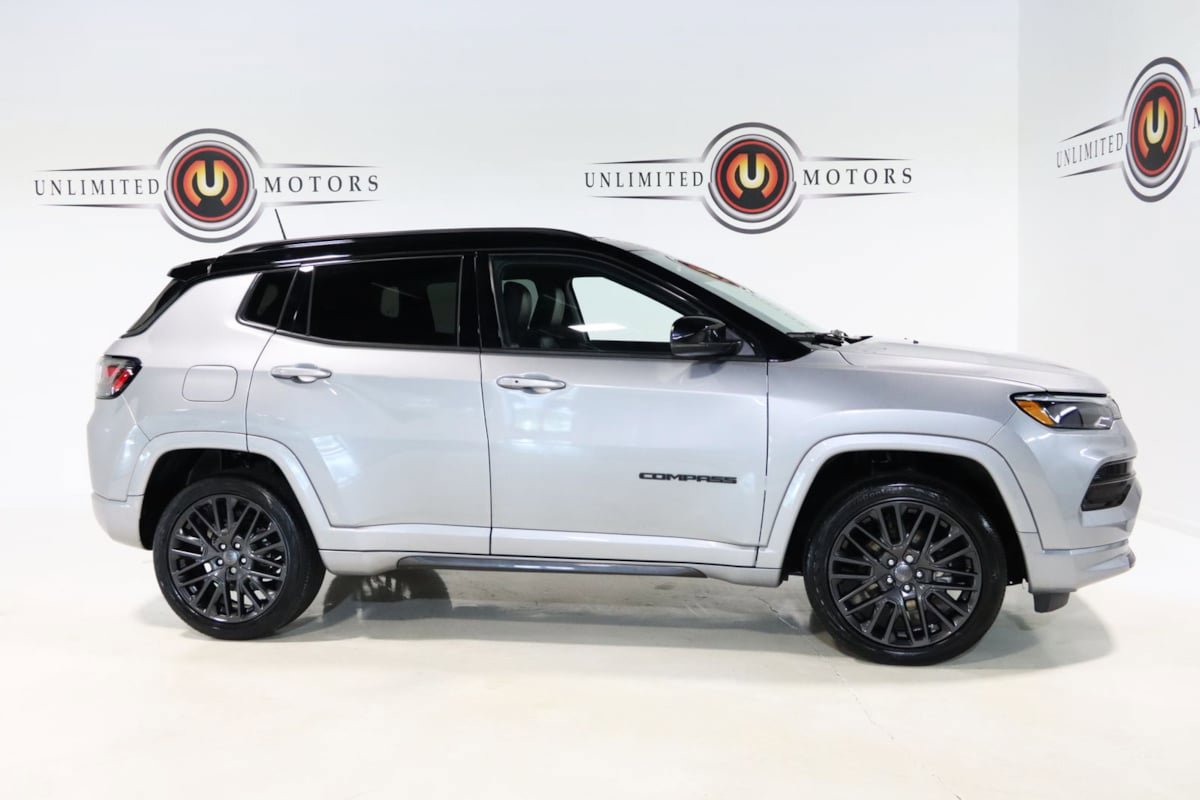 Used 2022 Jeep Compass High Altitude AWD/4WD image 32