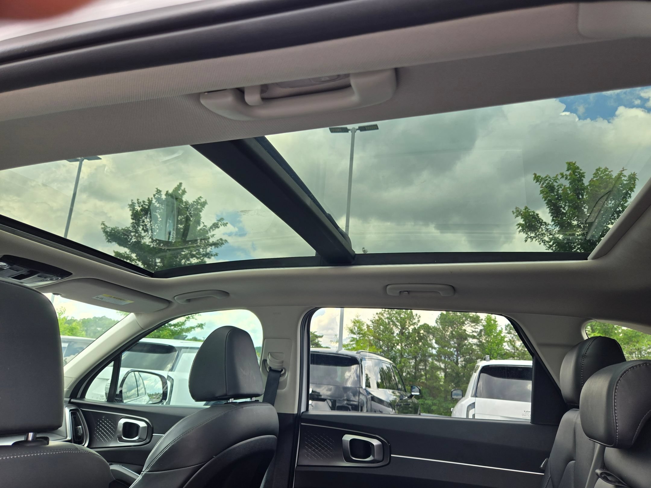 Used 2025 Kia Sorento S w/ Panoramic Sunroof Package FWD image 33