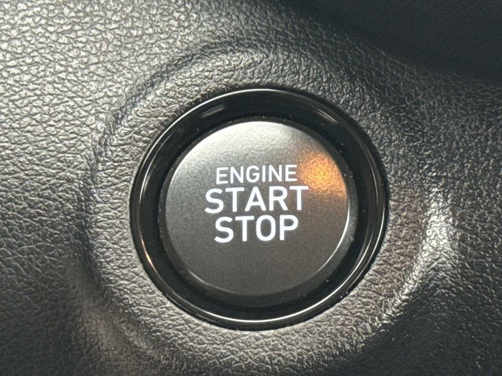 Used 2026 Hyundai Venue SEL FWD image 8