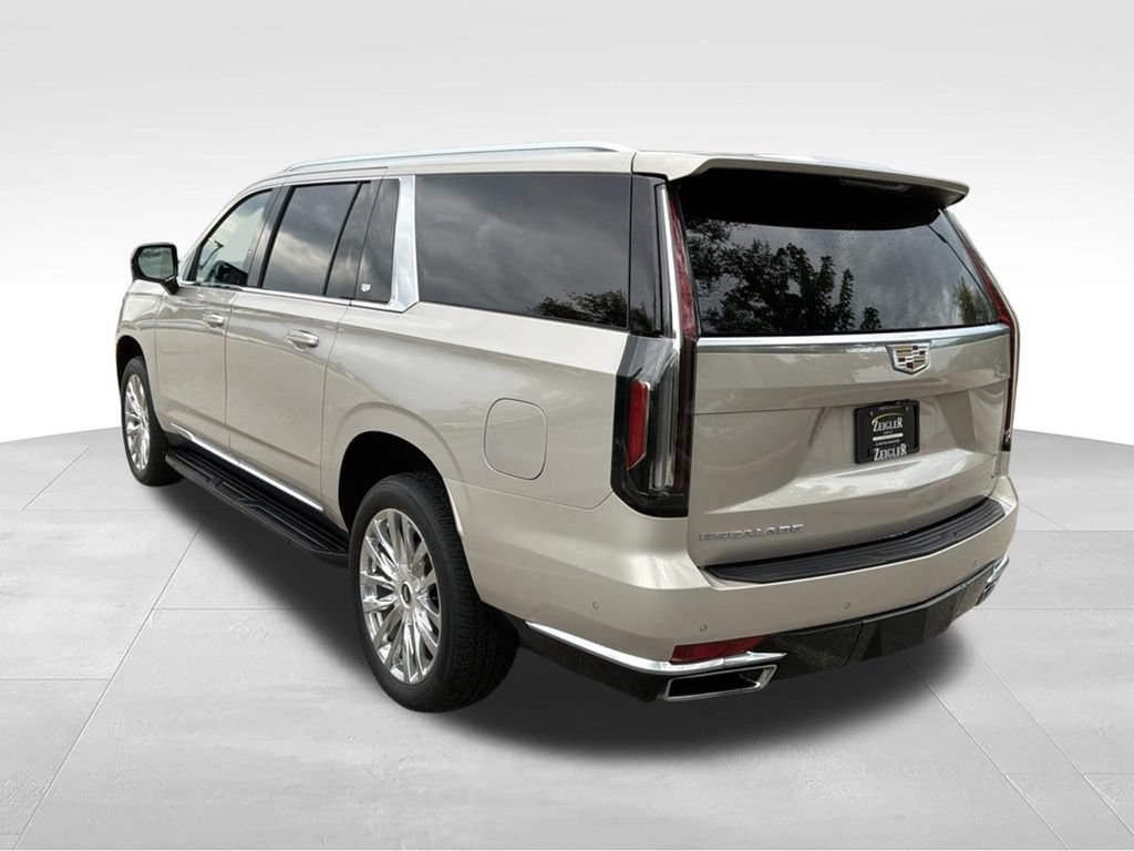 Used 2021 Cadillac Escalade ESV Premium Luxury AWD/4WD image 4