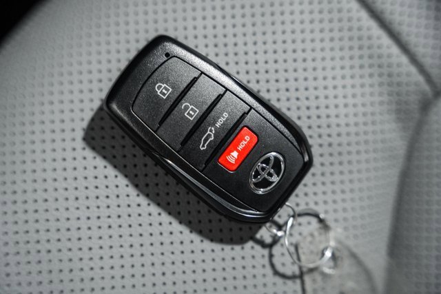 New 2025 Toyota Highlander Platinum image 45