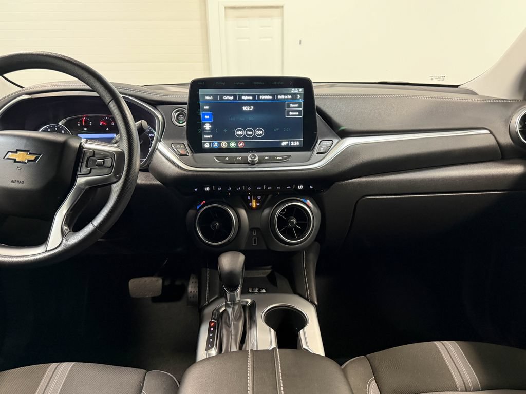Used 2024 Chevrolet Blazer LT w/ Convenience Package FWD image 18