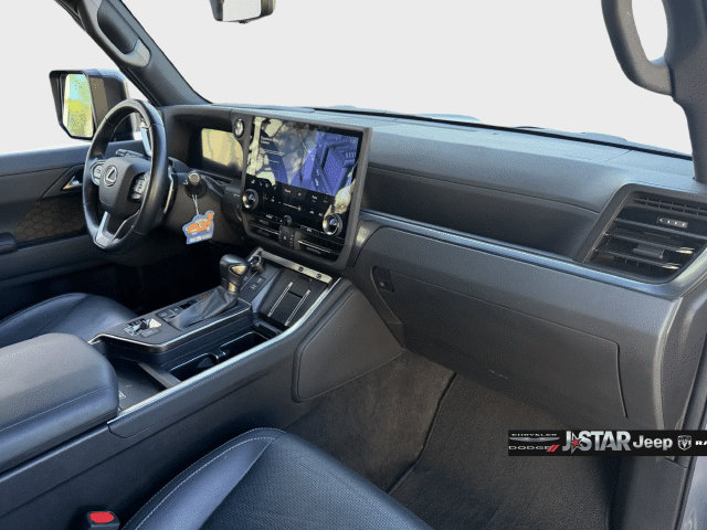 Used 2024 Lexus GX 550 w/ Cold Area Package AWD/4WD image 18
