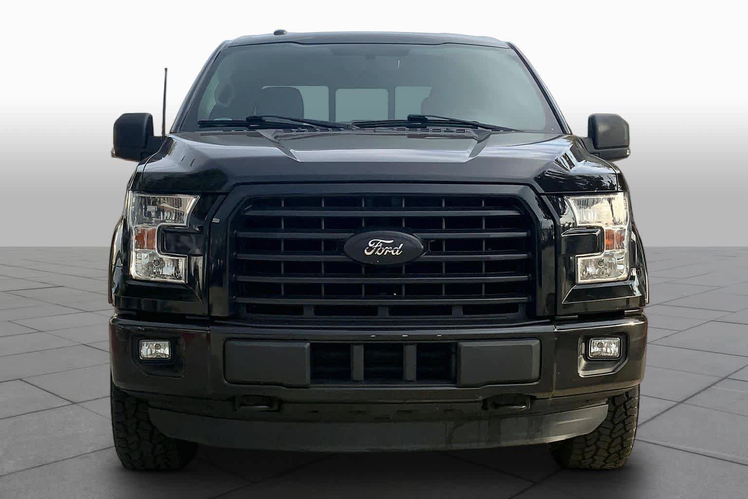 Used 2015 Ford F150 XLT w/ Equipment Group 302A Luxury AWD/4WD image 4