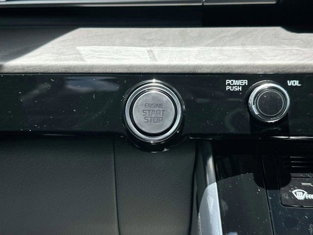 Used 2024 Kia Carnival EX image 28