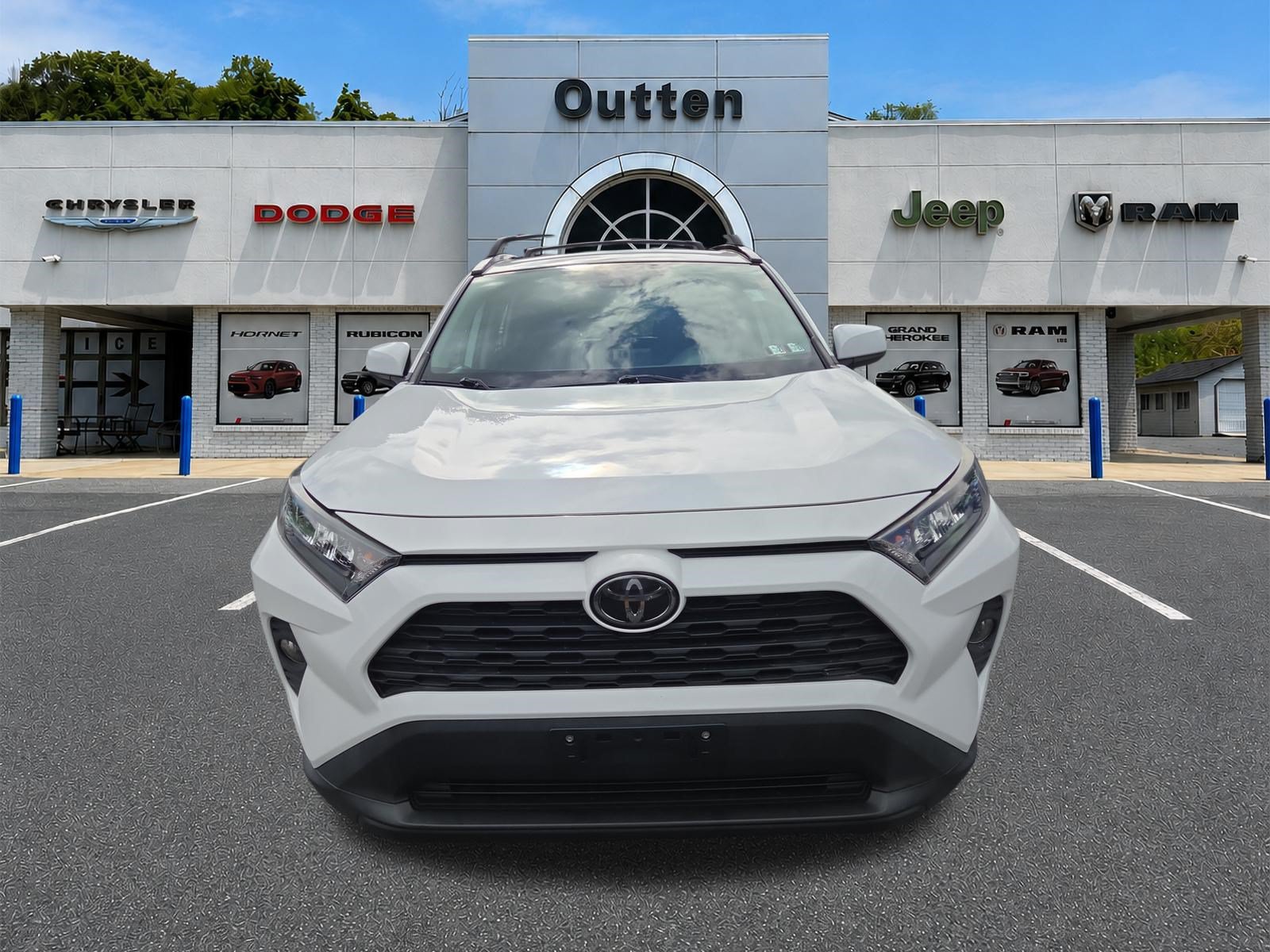Used 2019 Toyota RAV4 LE AWD/4WD image 9