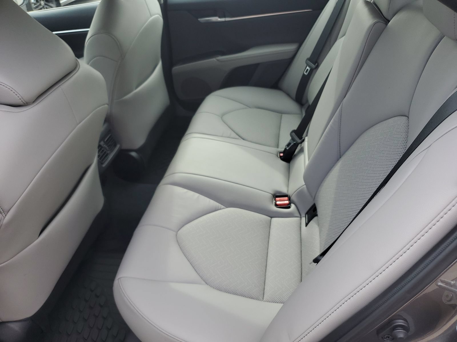 Used 2024 Toyota Camry XLE w/ Cold Weather Package FWD image 12