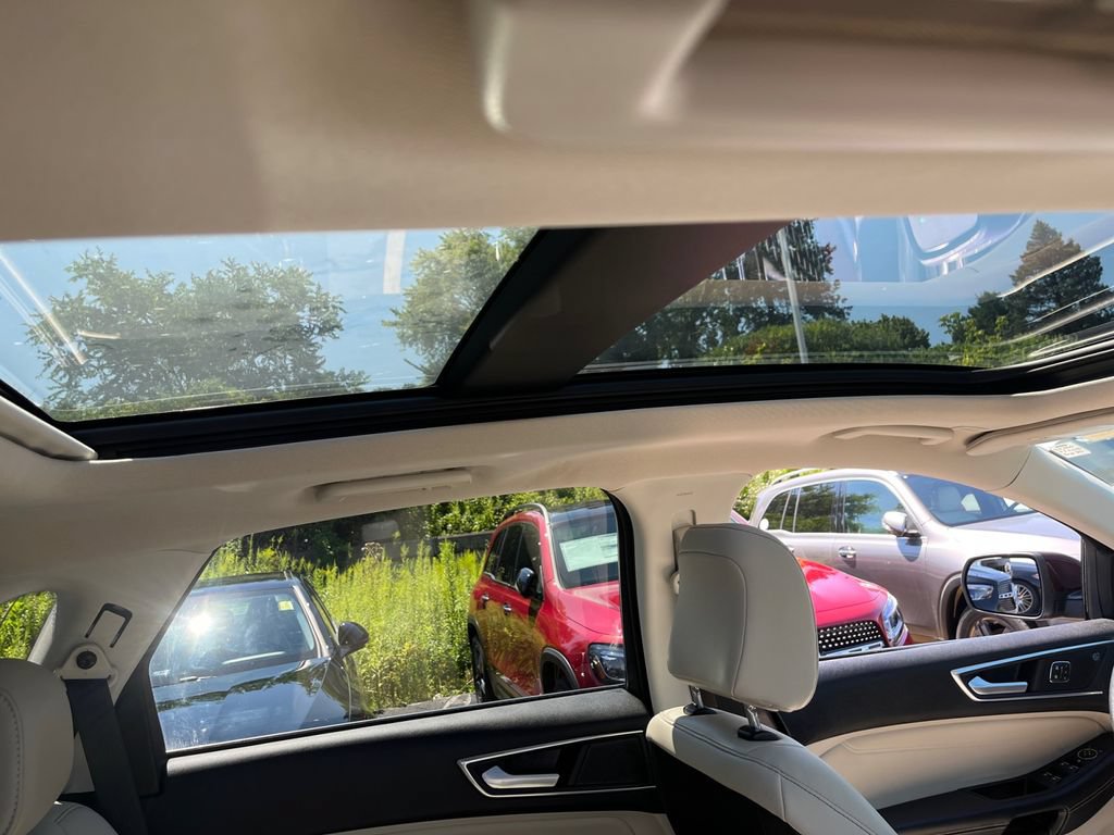 Used 2021 Ford Edge Titanium AWD/4WD image 20
