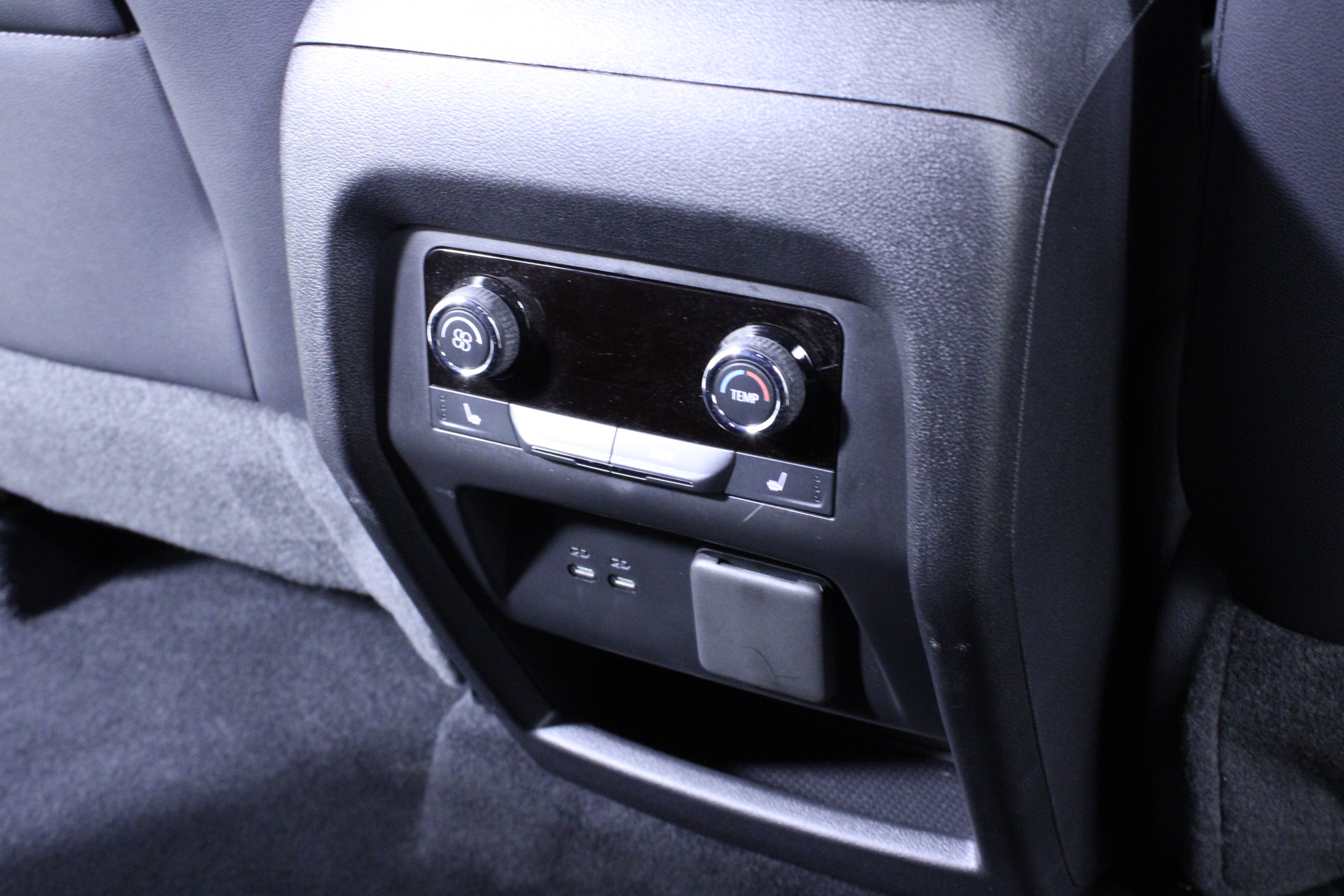 Used 2025 Chevrolet Traverse RS w/ LPO, Floor Liner Package image 18