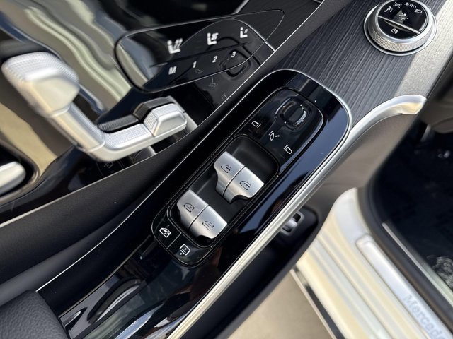 Used 2023 Mercedes-Benz S 500 4MATIC image 9