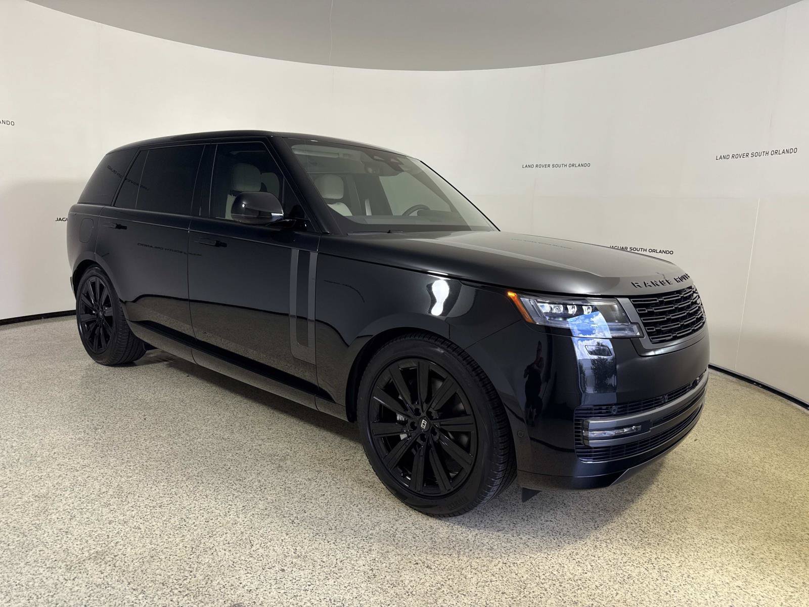 New 2027 Land Rover Range Rover Long Wheelbase SE AWD/4WD image 7