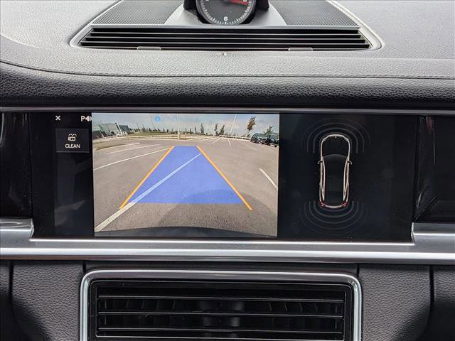 Used 2018 Porsche Panamera image 13
