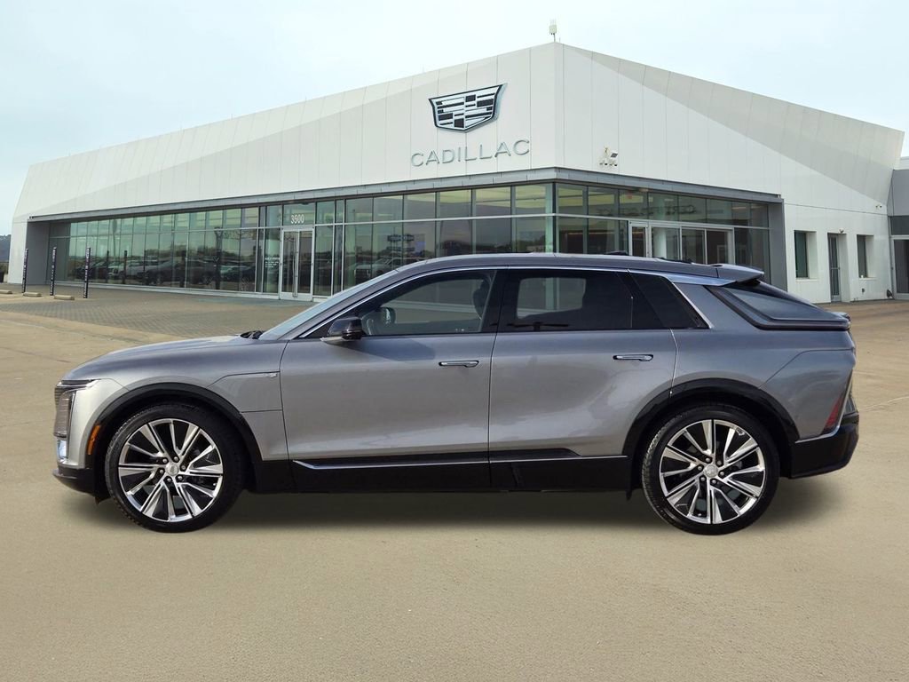 Certified 2025 Cadillac Lyriq Luxury w/ LPO, Floor Liner Package image 3