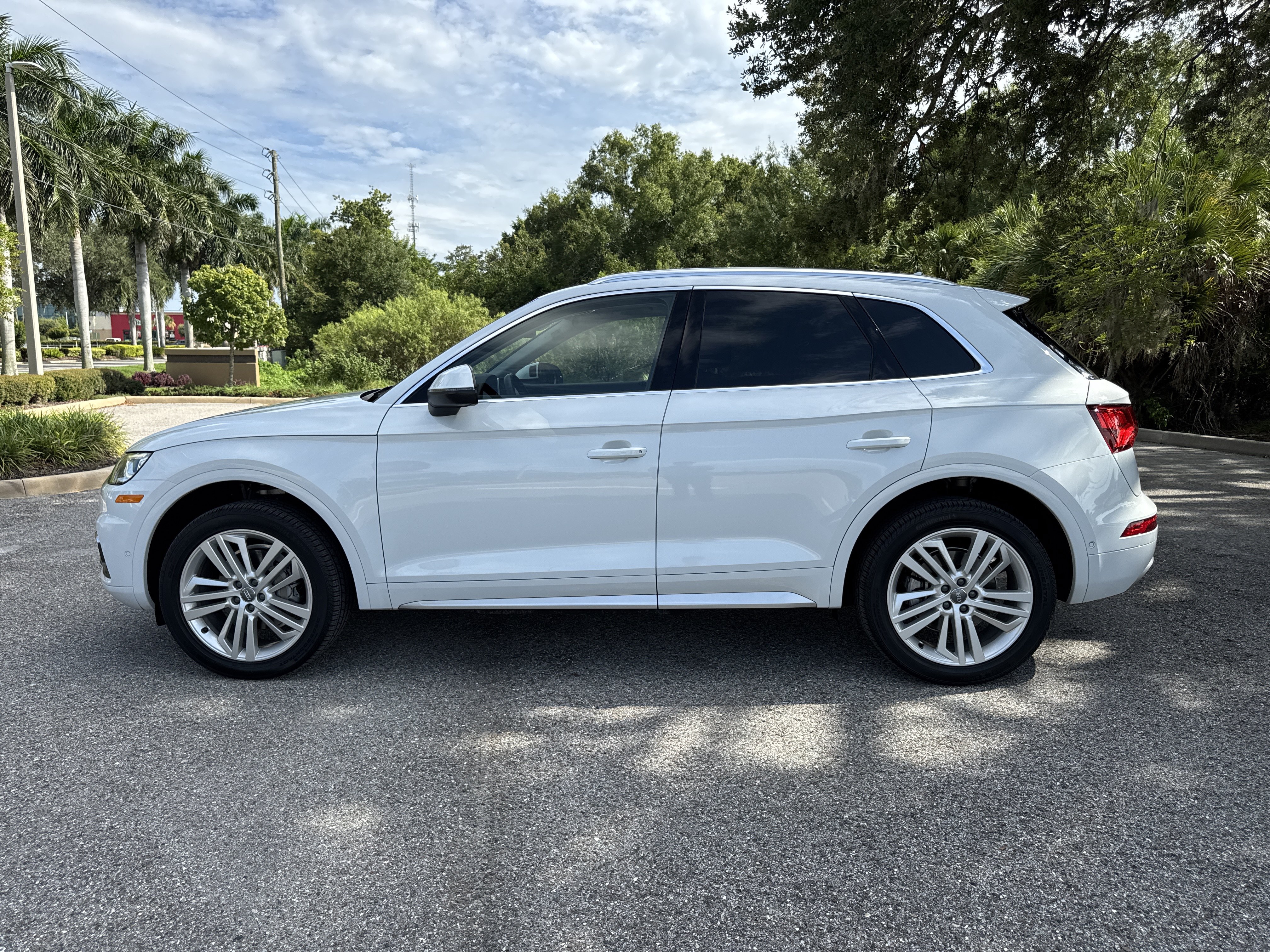 Used 2020 Audi Q5 Prestige w/ Prestige Package AWD/4WD image 7
