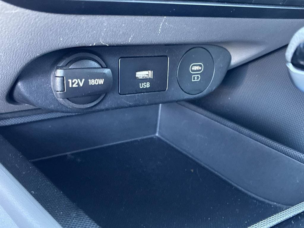 Used 2024 Hyundai Elantra SEL FWD image 28